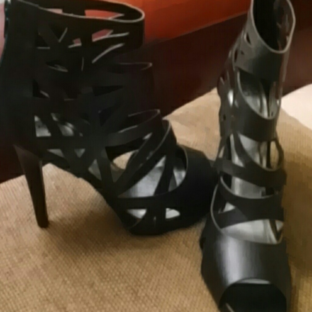 Black Peep Toe Heel